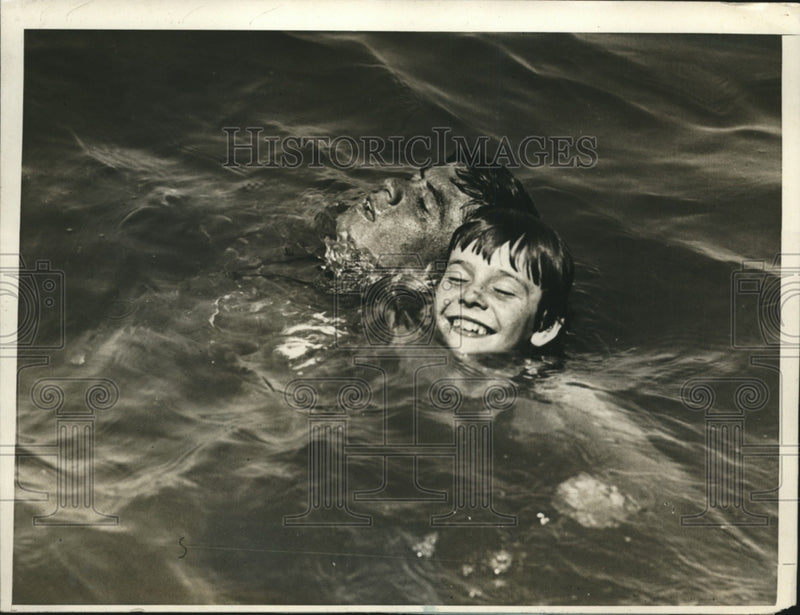Load image into Gallery viewer, 1926 Press Photo Sarah Jane Jackson Red Cross Lief Saving School Exam
