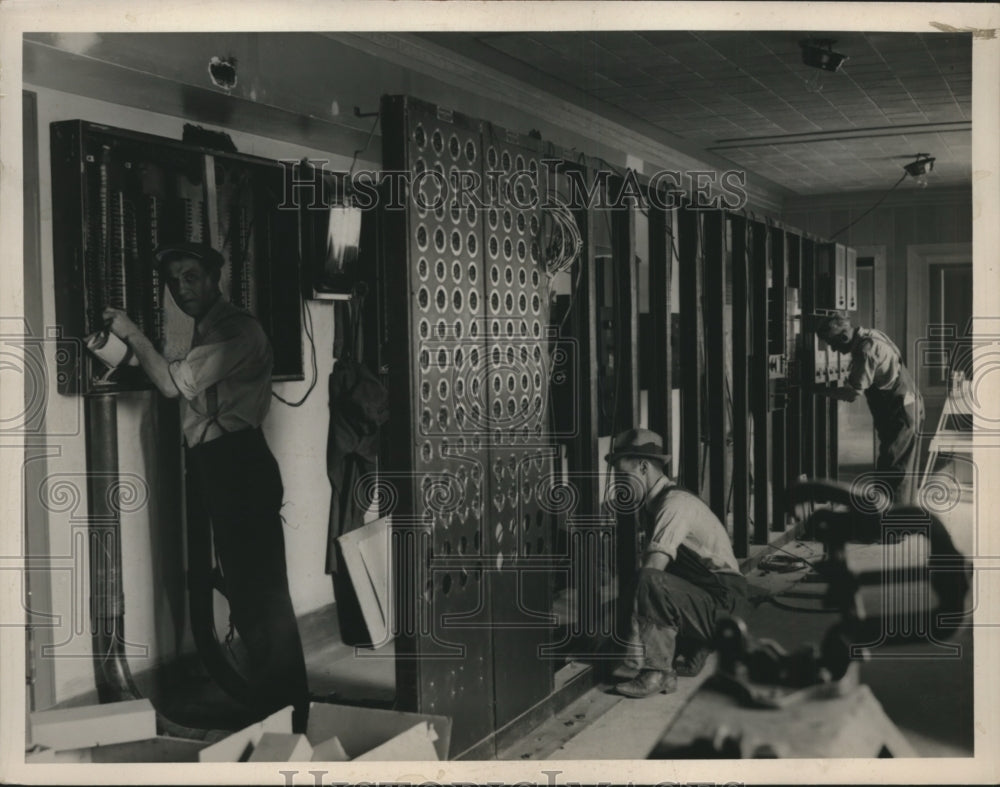 1936 Press Photo Control Room for Permanent Radio Broadcasting at Public Hall