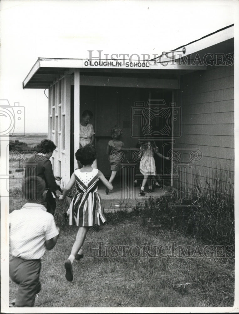 1967 Press Photo Children at O'Loughlin School