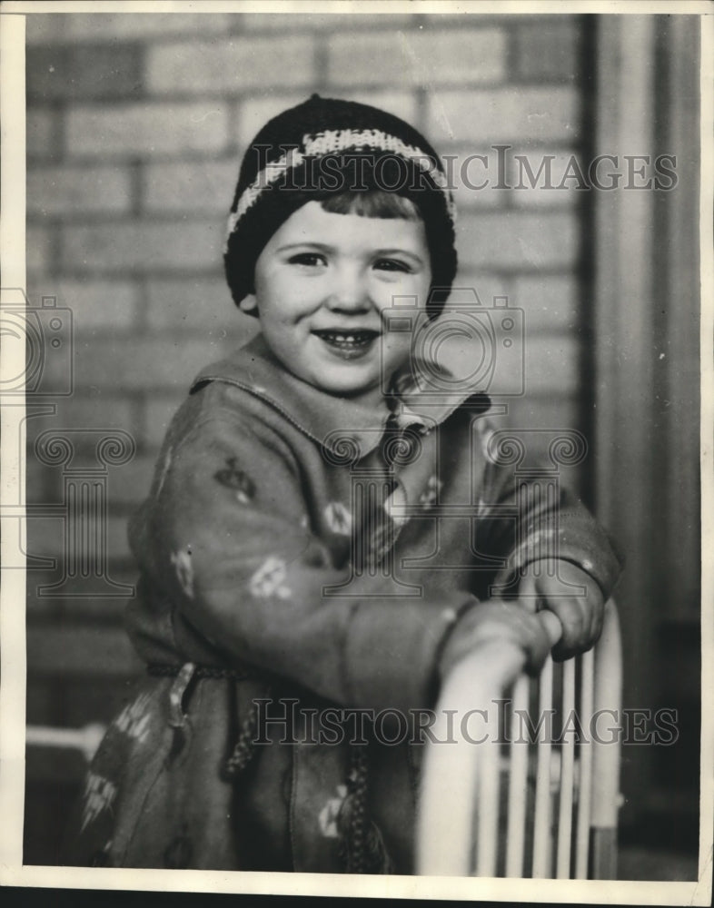 Load image into Gallery viewer, 1929 Press Photo Preschool Girl in Long Sleeve Dress and Knit Cap
