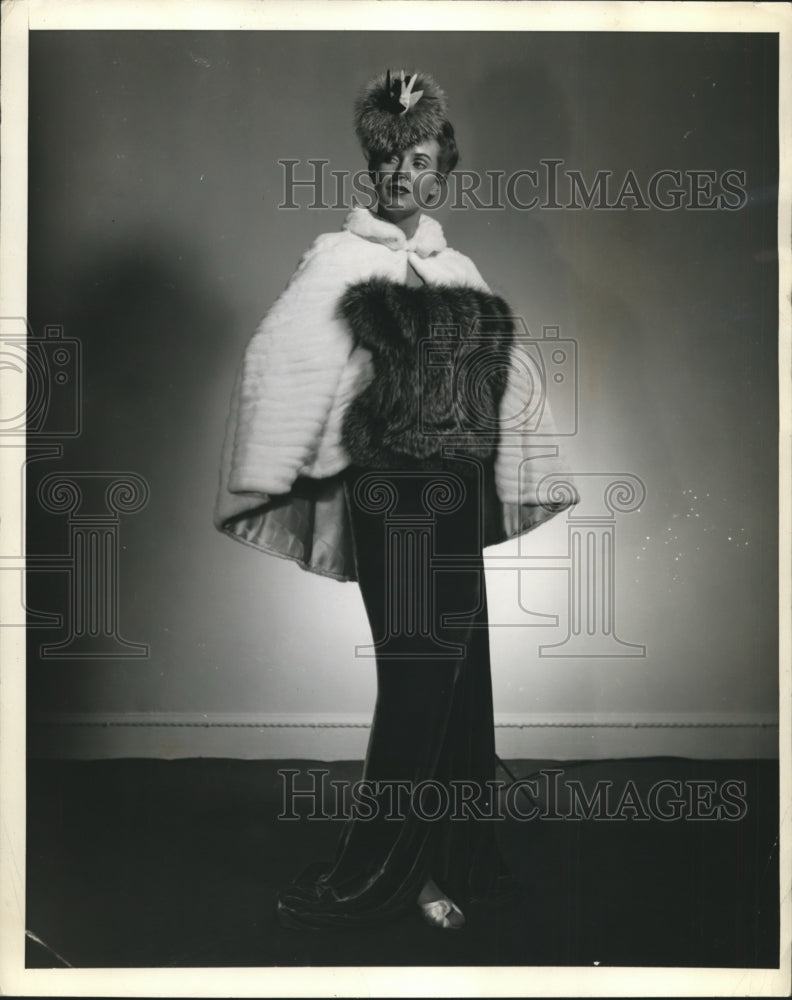 1938 Press Photo Woman Wearing Fur Cape