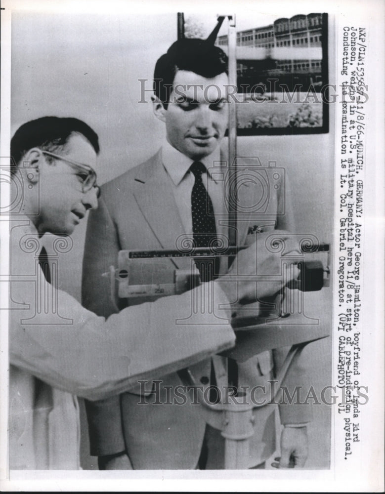 1966 Press Photo Actor George Hamilton Lt Colonel Gabriel Gregoratos in Munich- Historic Images