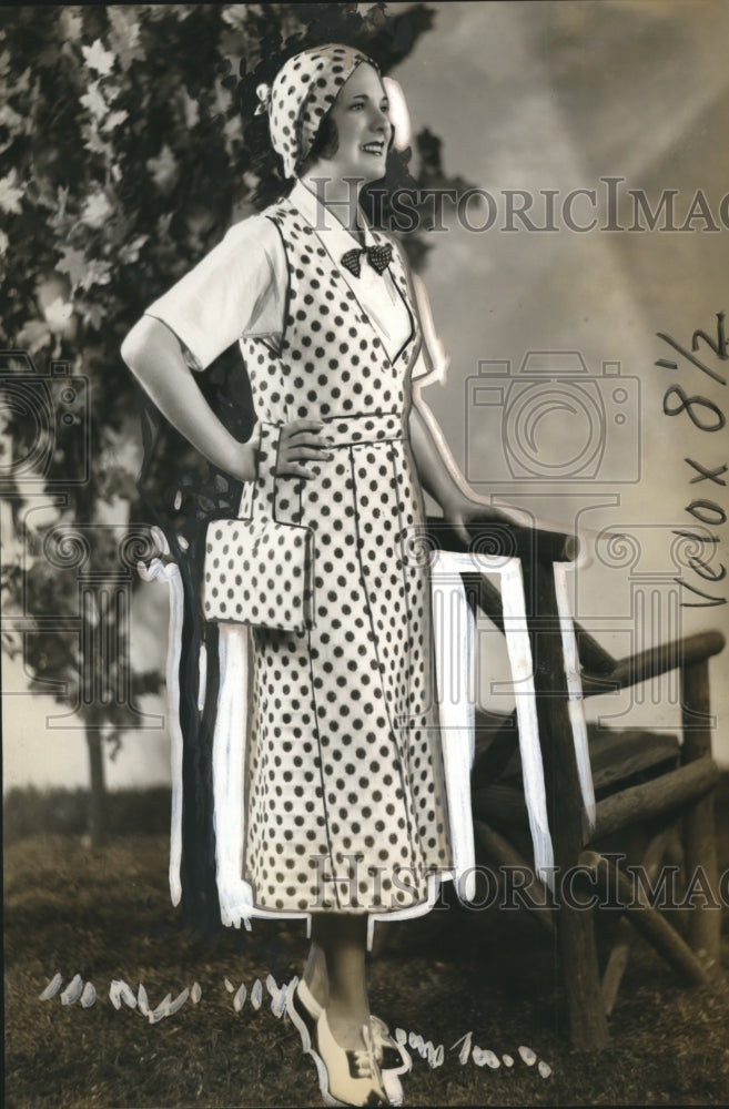 1930 Press Photo Polka Dot Knit Jersey Chukker Skirt & Overblouse William Bloom