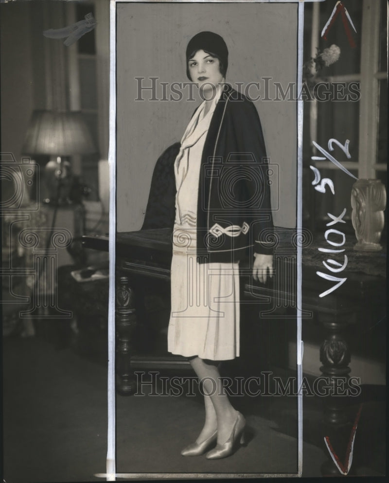 Load image into Gallery viewer, 1928 Press Photo Black &amp; White Crepe De Chine Frock by Eldridge Manning
