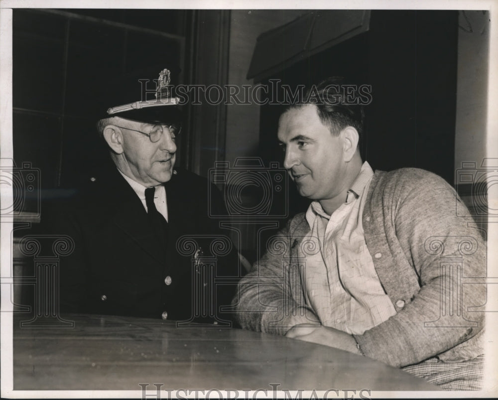 1939 Press Photo Fritz Kuhn Arrested on Drunkeness by Police Chief & Officer
