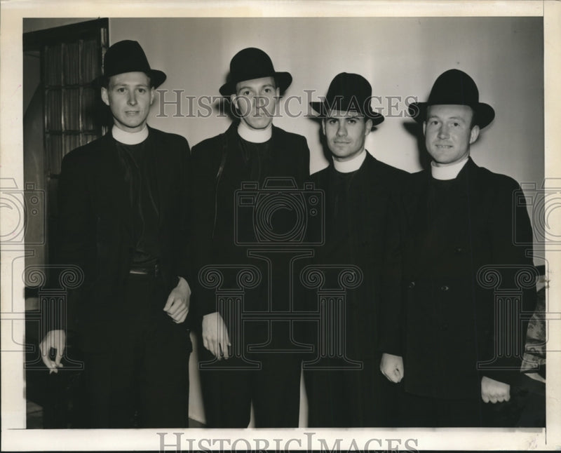 Load image into Gallery viewer, 1940 Press Photo Reverend's Shekleton, Connor, Birch, Hayden Attend School Rome
