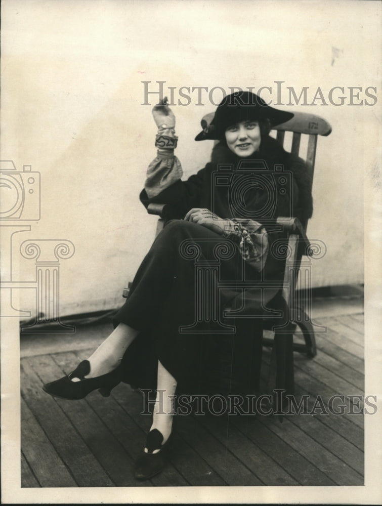 1933 Press Photo Mary Pennyman Lewis of NY Sailing on SS Pan America - nex90192