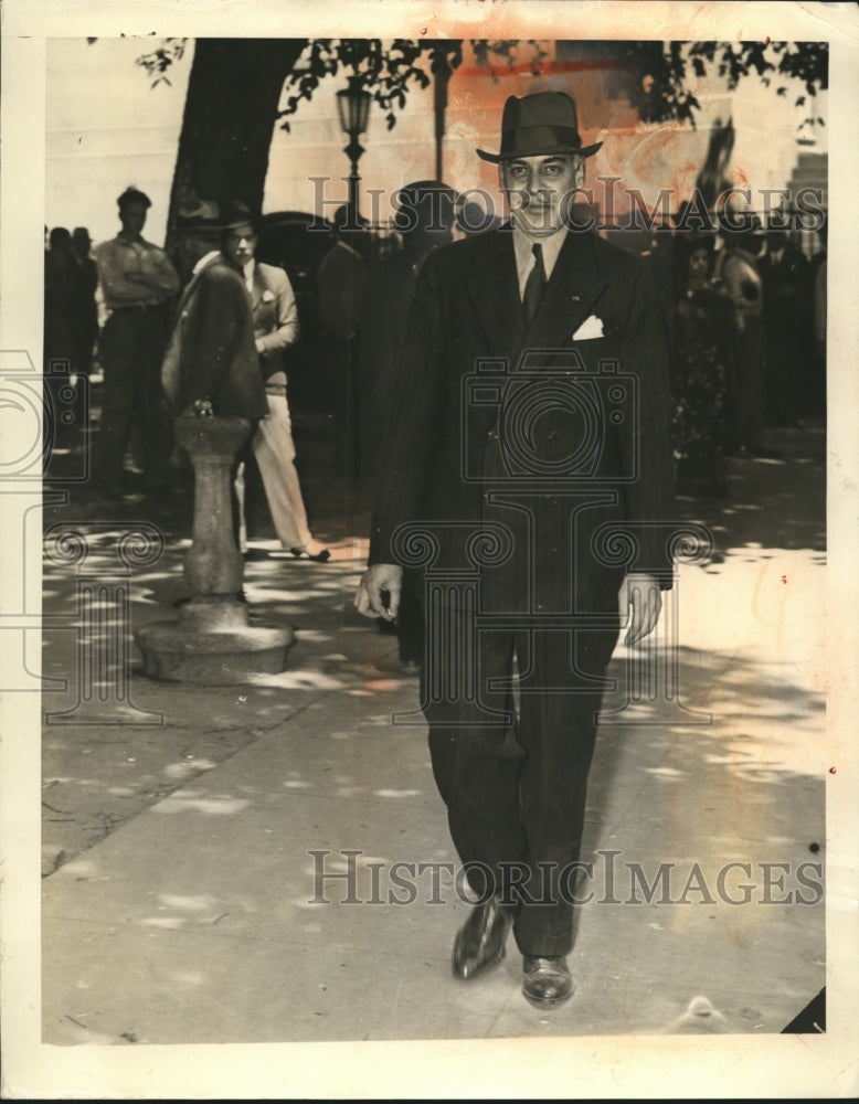 1938 Press Photo Philip A Frear at US District Court Charged $700000 Larceny