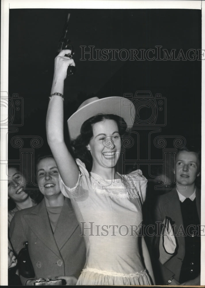 Load image into Gallery viewer, 1940 Press Photo Jean Stith Iowa Wesleyan Pi Beta Phi Beauty Queen
