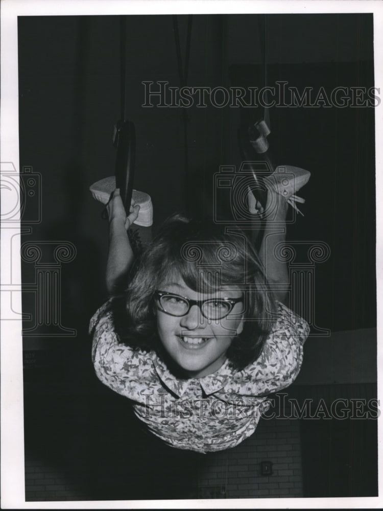 1965 Press Photo Maureen Landies of Oxford School Cleveland Heights