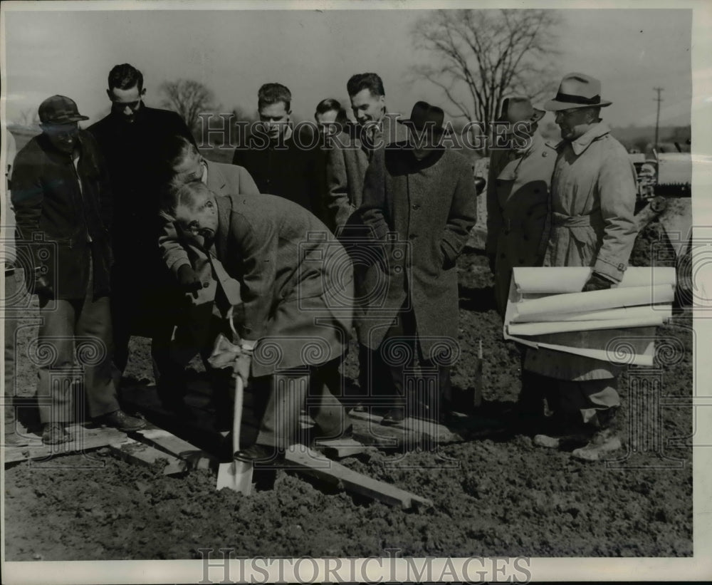 1948 Press Photo Dean Frank Bailey Breaking Ground at Kenyon College