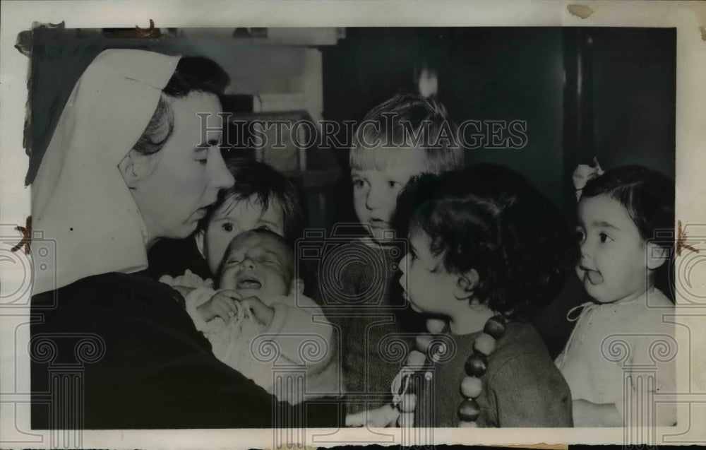 1940 Press Photo 25 Children at Day Nursery in Taplow Buckinghamshire- Historic Images