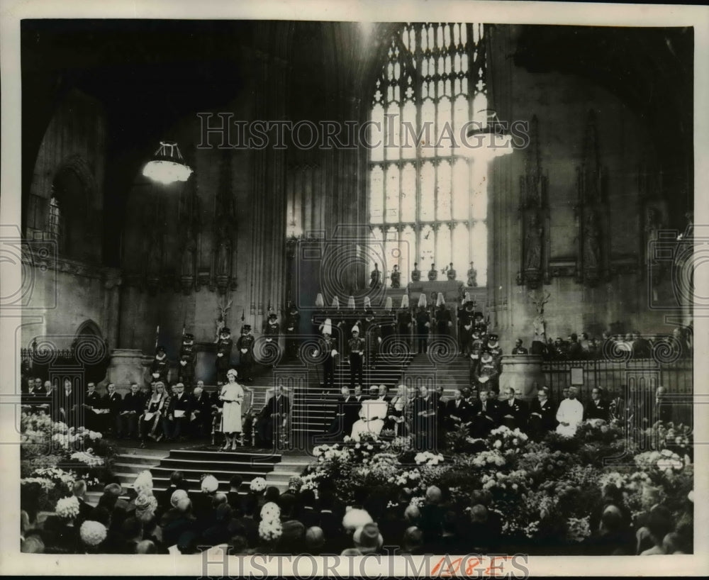 1964 Press Photo Queen Elizabeth Speaks at Westminster Hall - nex90648