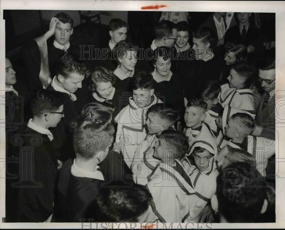 1953 Press Photo Cleveland Youth Meet Chapelle de Bourgogne of Brussels