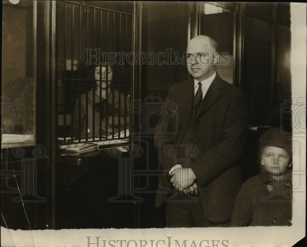 1924 Press Photo Manager Andres of Cleveland Trust Company Bank - nex90949