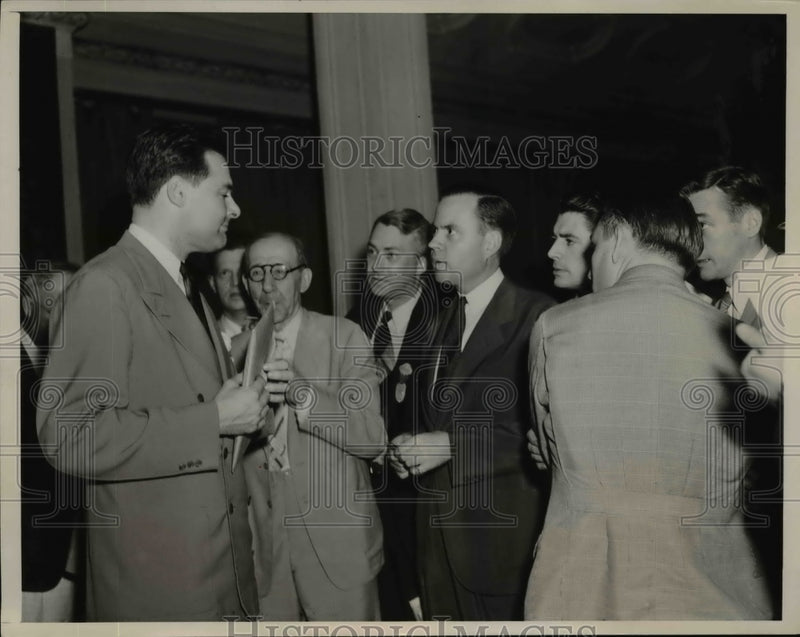 Load image into Gallery viewer, 1940 Press Photo Senator Henry Cabot Lodge Jr at GOP National Convention
