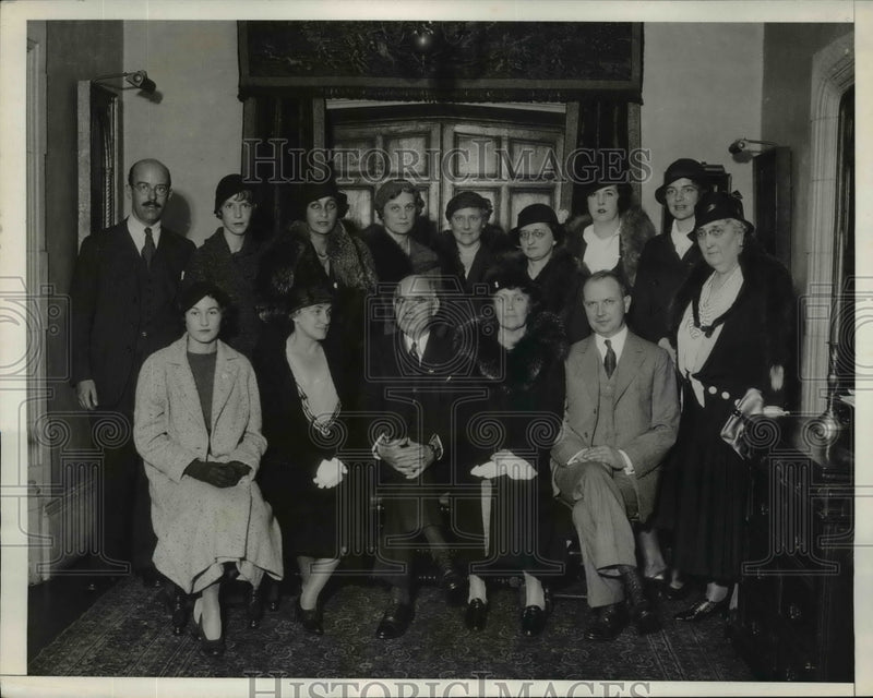 Load image into Gallery viewer, 1932 Press Photo Lt Governor Herbert Lehman with Independent Women Voters
