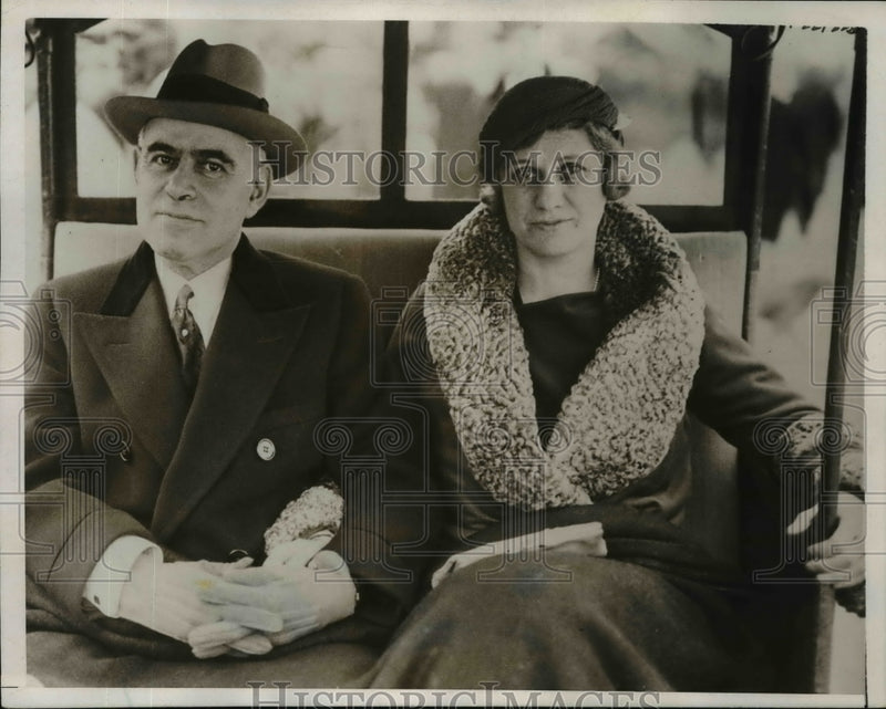 Load image into Gallery viewer, 1933 Press Photo Governor &amp; Mrs Herbert Lehman of New York on Easter Atlantic Ci
