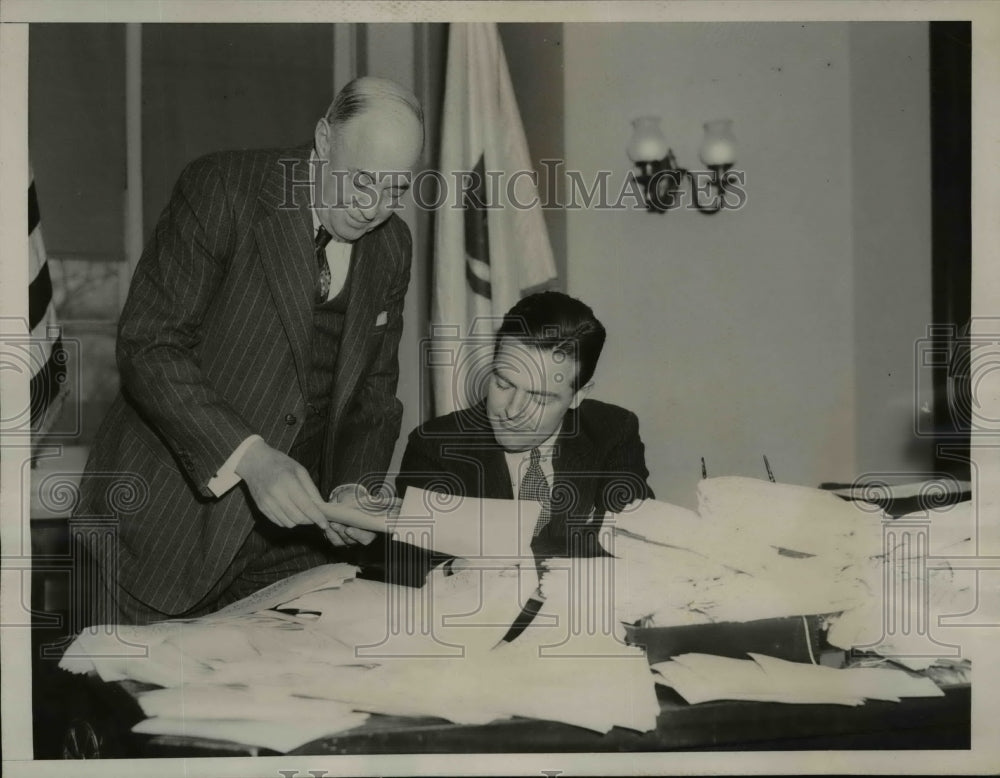 1939 Press Photo Senator Henry Cabot Lodge & His Secretary Thomas White