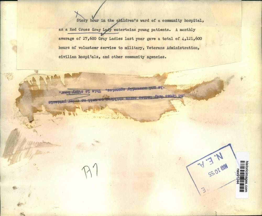 1955 Press Photo Red Cross Gray Lady and Story Hour at Community Hospital