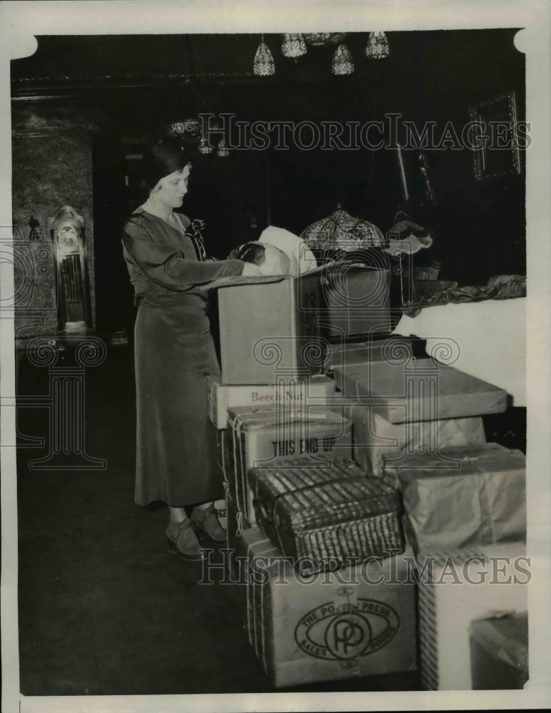 1933 Press Photo Mrs Herbert Lehman Wife of Governor of New York Moving