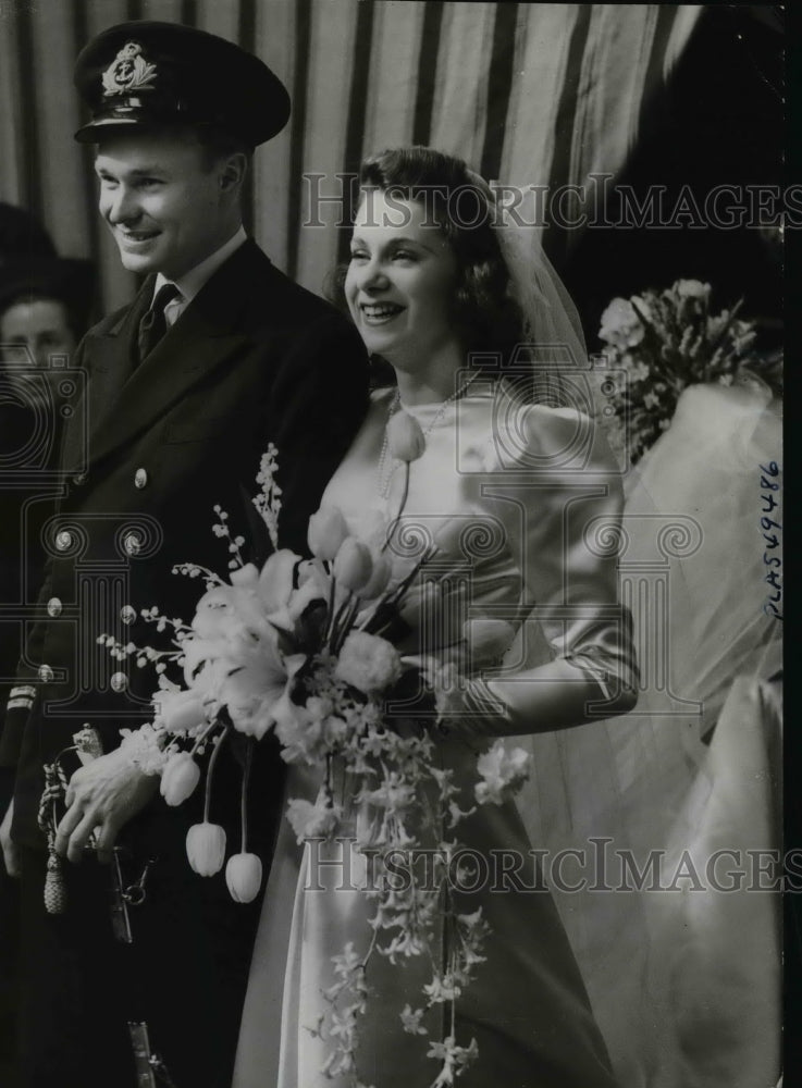 1940 Press Photo Lt D Shankland & Miss A Akers-Douglas Wed St Georges Church
