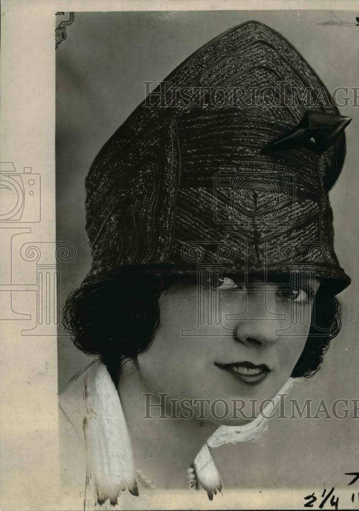 1920 Press Photo Bulgarian Turban in Black Straw & Satin Trimming