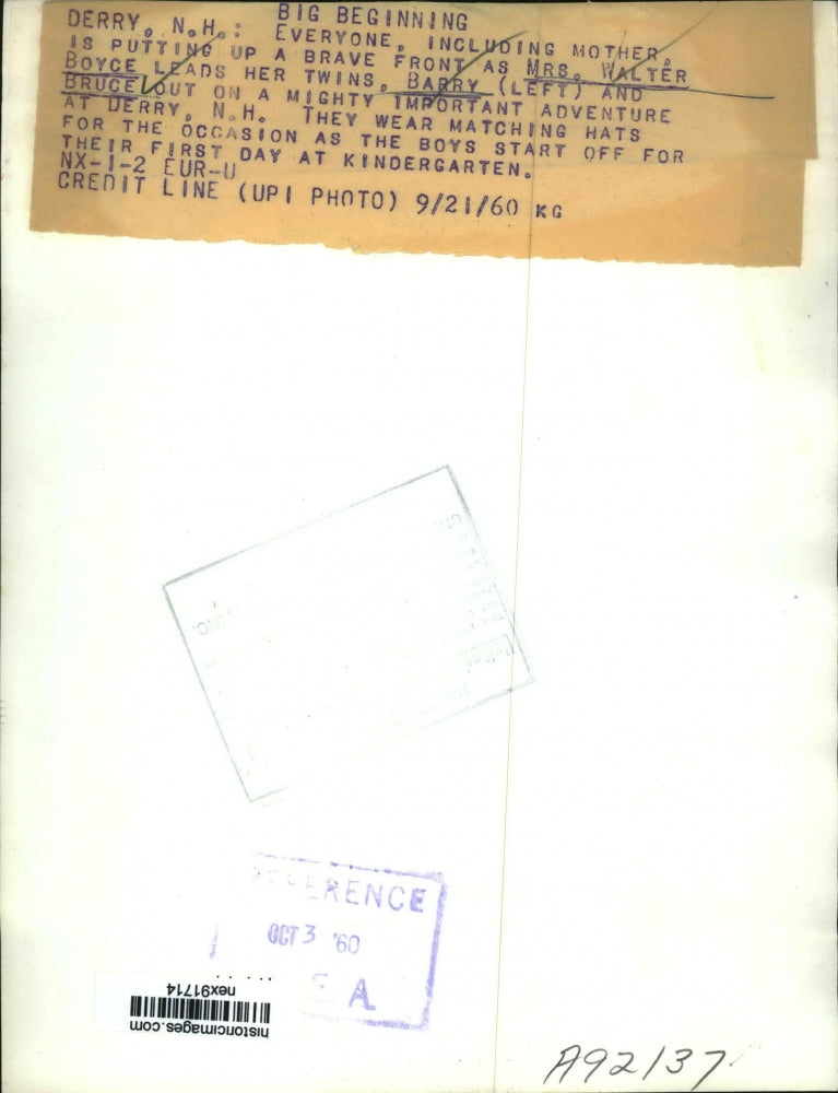 1960 Press Photo Mrs Walter Boyce Twin Sons Barry & Bruce in Derry New Hampshire