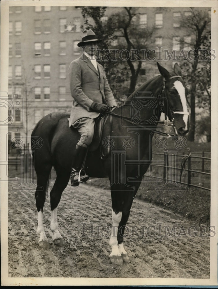 1928 Press Photo Don Charles Holpfner on Unity a Blue Ribbon Winner - nex91924