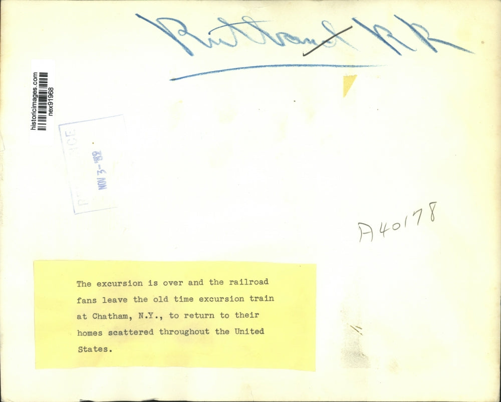 1952 Press Photo Old Time Excursion Train Chatham NY Returning to Homes