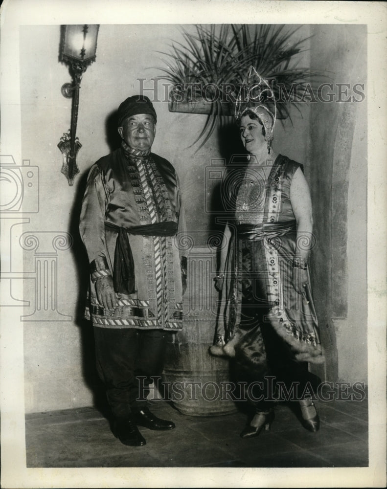 1931 Press Photo Mr & Mrs Charles S Hall at Fairyland of Oriental in Miami