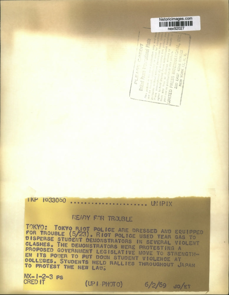 1969 Press Photo Tokyo Riot Police Dressed & Equipped for Demonstrating Students