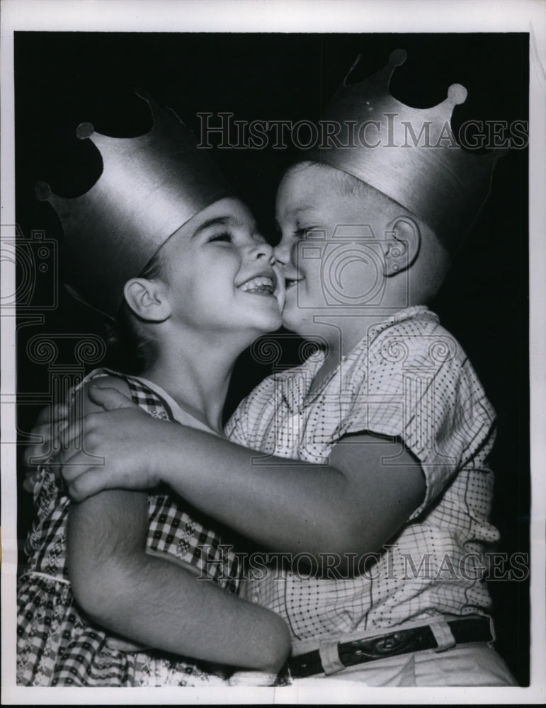 Load image into Gallery viewer, 1958 Press Photo Louis Long &amp; Pamela Gail Gunn Carnival King &amp; Queen in Austin
