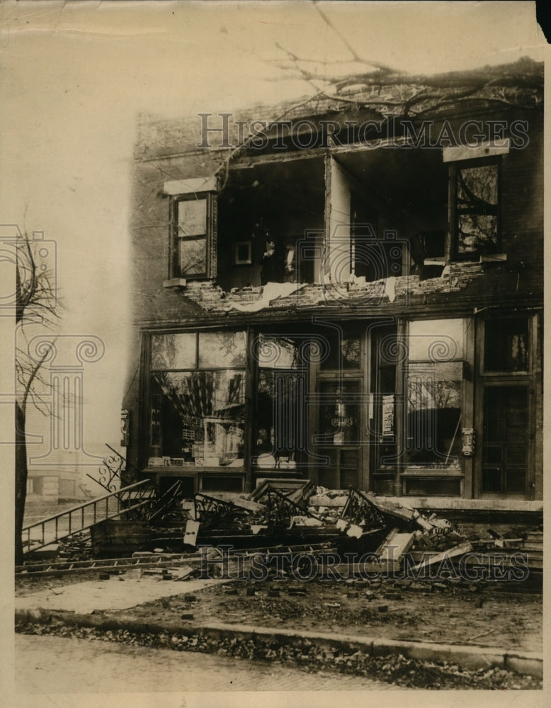 1924 Press Photo Tornado Destroys Home in Waterloo Iowa