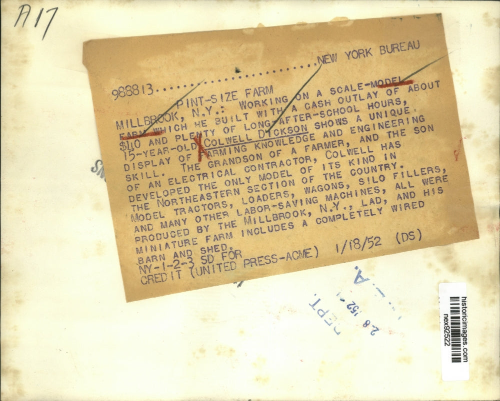 1952 Press Photo Colwell Dickson Age 15 Builds Scale Model Working Farm