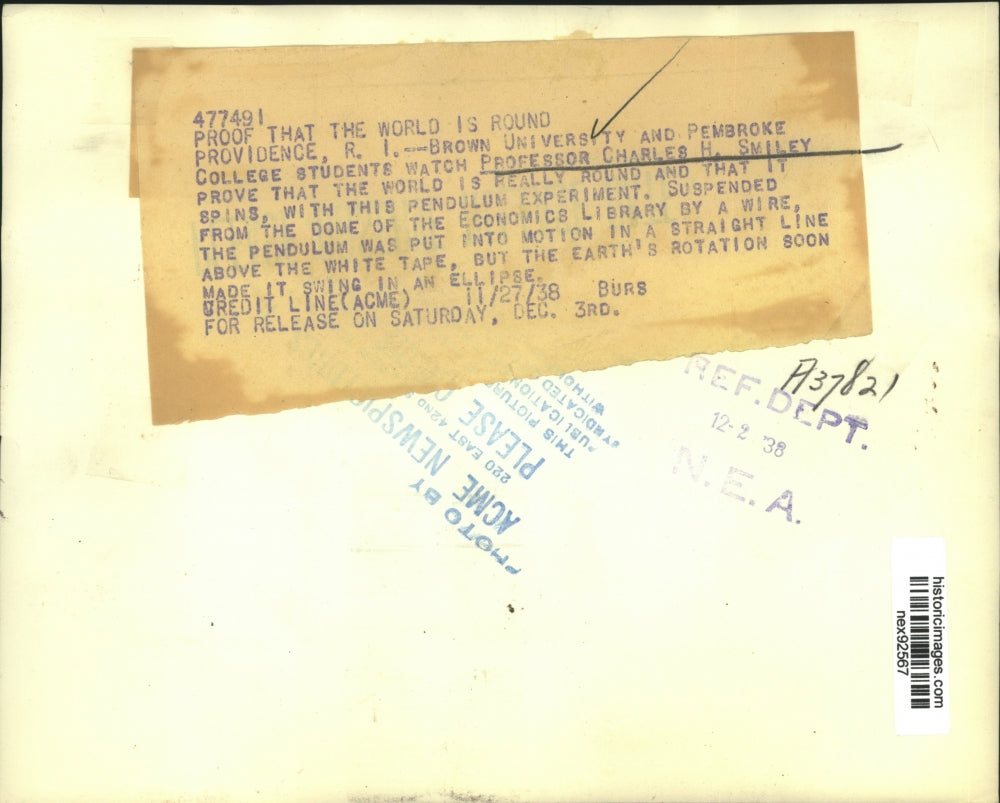 1938 Press Photo College Students Watch Professor Charles H Smiley - nex92567