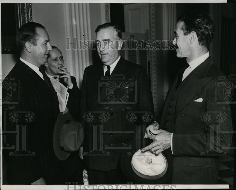 Load image into Gallery viewer, 1941 Press Photo Australian Prime Minister Robert Menzies &amp; Minister Casey
