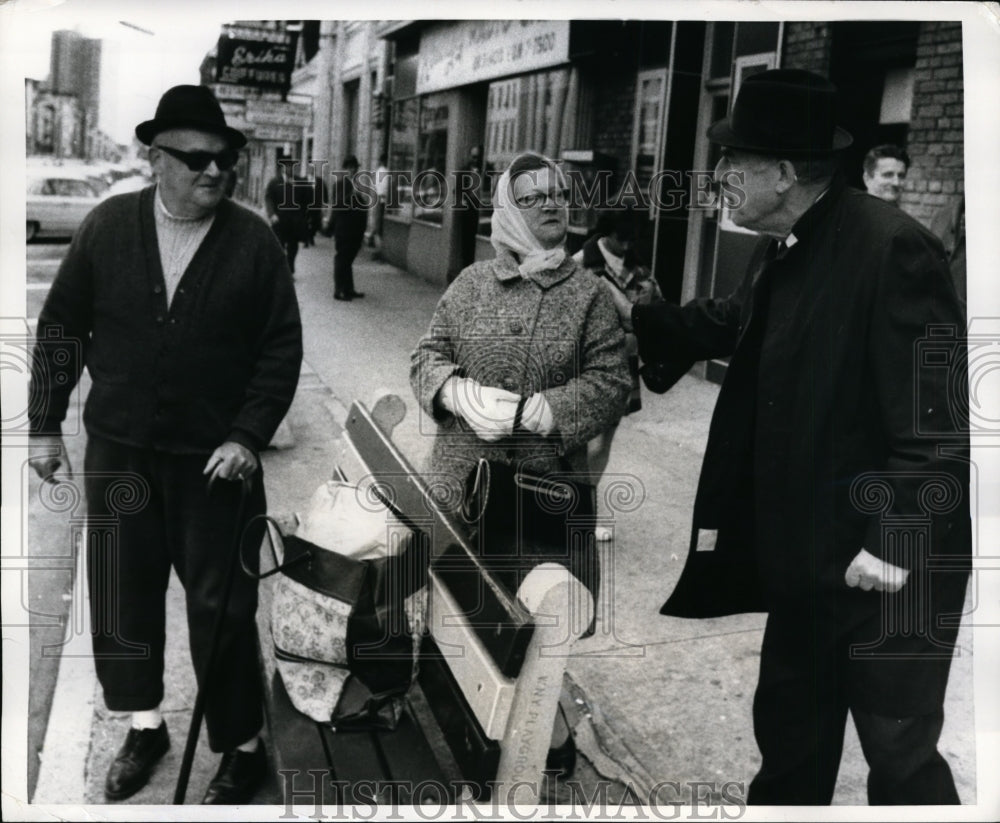 1969 Press Photo Candidate for NJ Governor Robert Meyner & Residents Union City