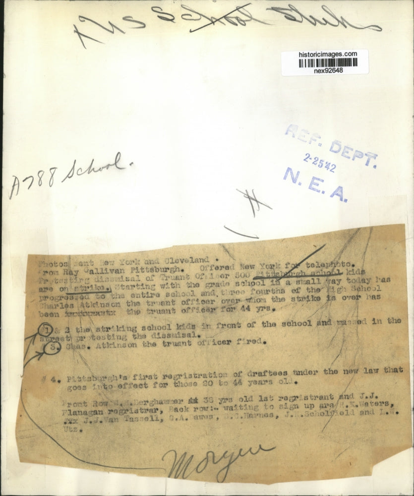 1942 Press Photo Pittsburgh Children on Strike Protesting Dismissal Truancy Offi