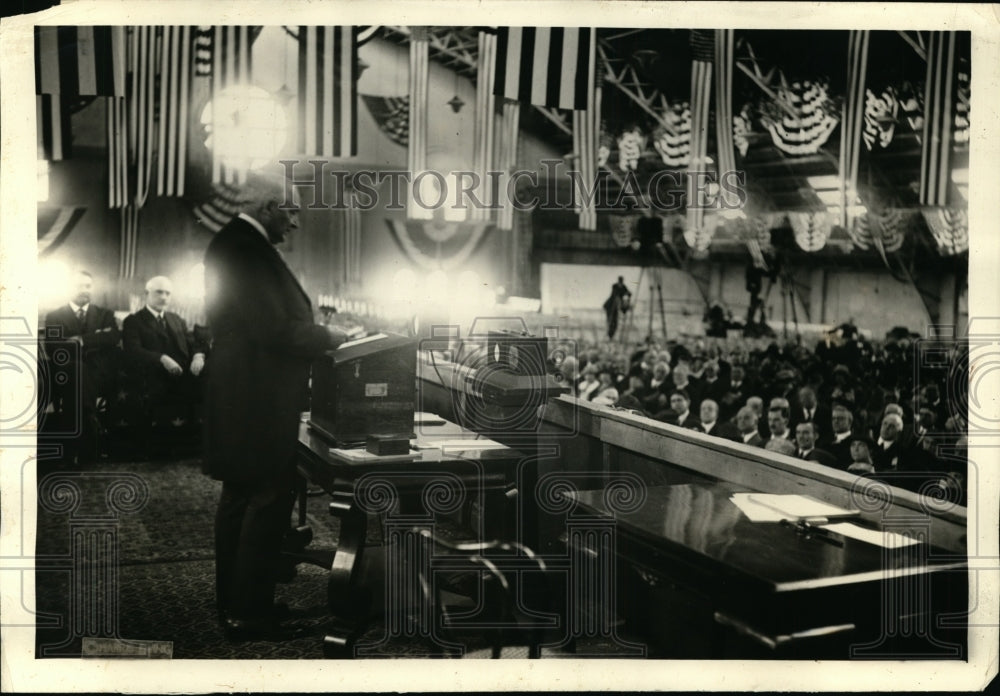 1922 Press Photo President Harding Addresses United States Chamber of Commerce