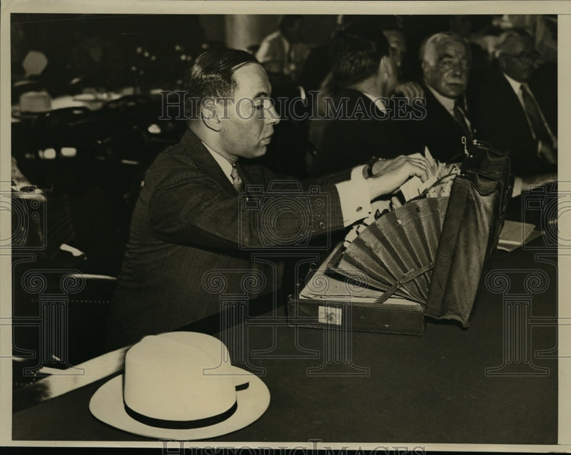 Load image into Gallery viewer, 1933 Press Photo Benjamin Buttenwieser Attorney at Senate Banking Committee
