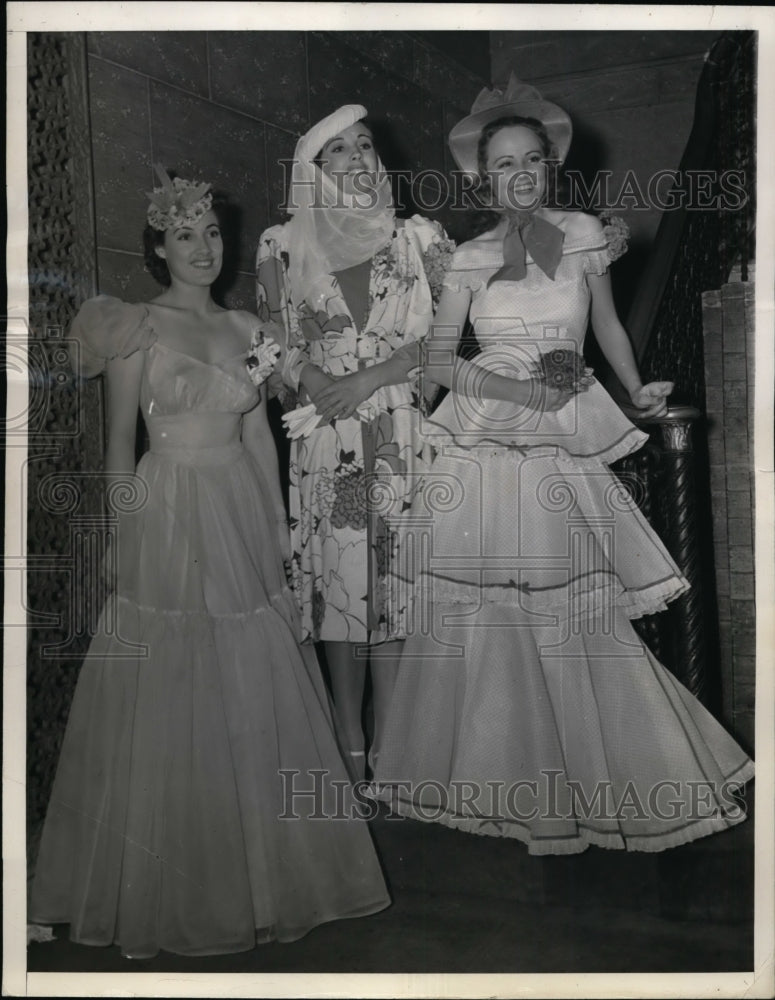 1939 Press Photo Lois Ward R Stevens D Dugan Evening Gowns of Organdy &amp; Chiffon- Historic Images