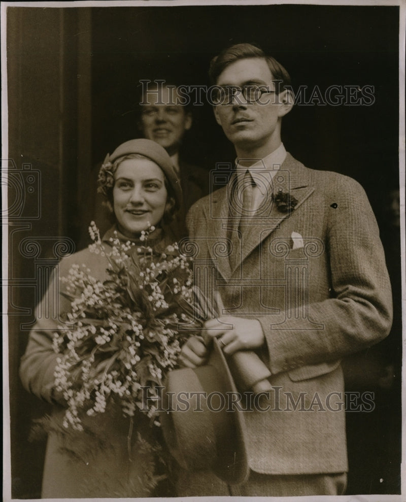 Load image into Gallery viewer, 1932 Press Photo Prince Lennart of Sweden Marries Karin Nissvandt in Stockholm
