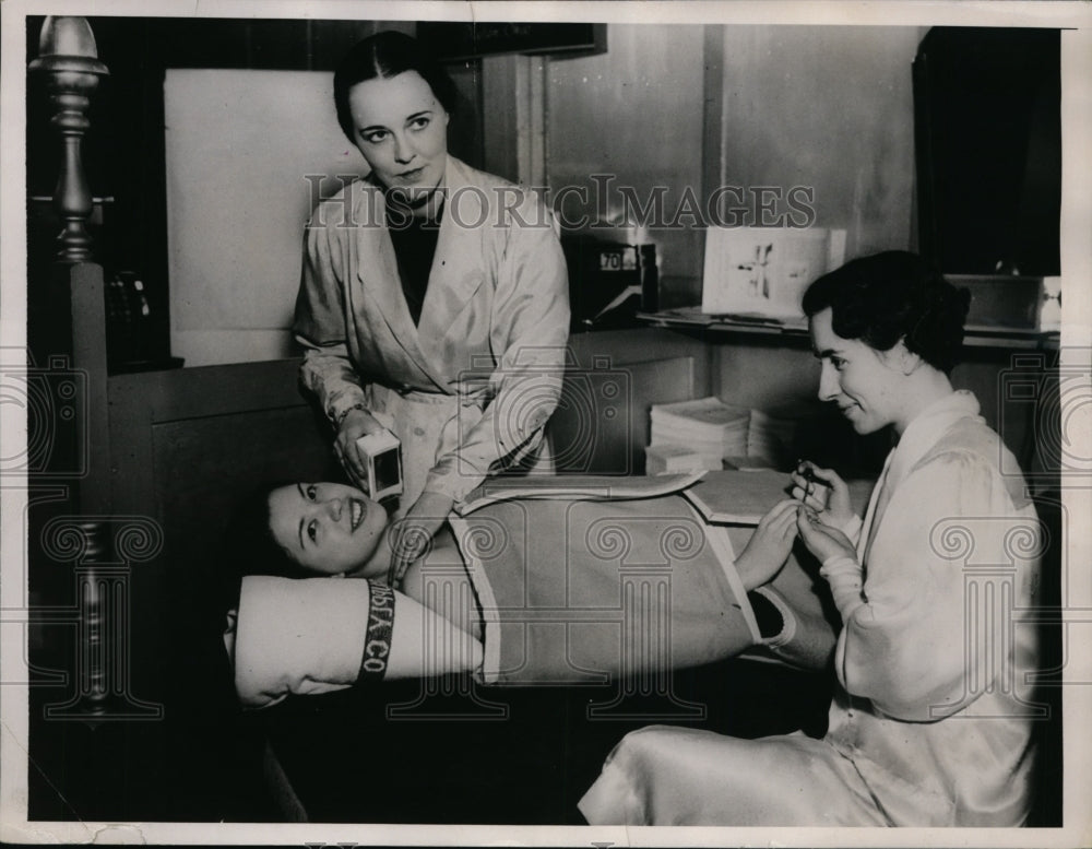 1936 Press Photo Electric Blankets Debut at National Beauty Congress Sessions