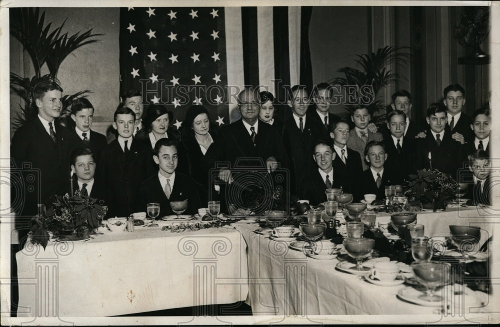 1931 Press Photo Vice President Charles Curtis Carving Turkey Christmas Dinner