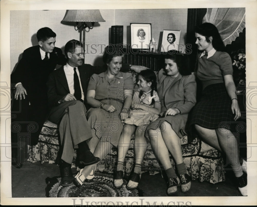 1940 Press Photo State Senator Robert Hendrickson Celebrate Victory for Governor