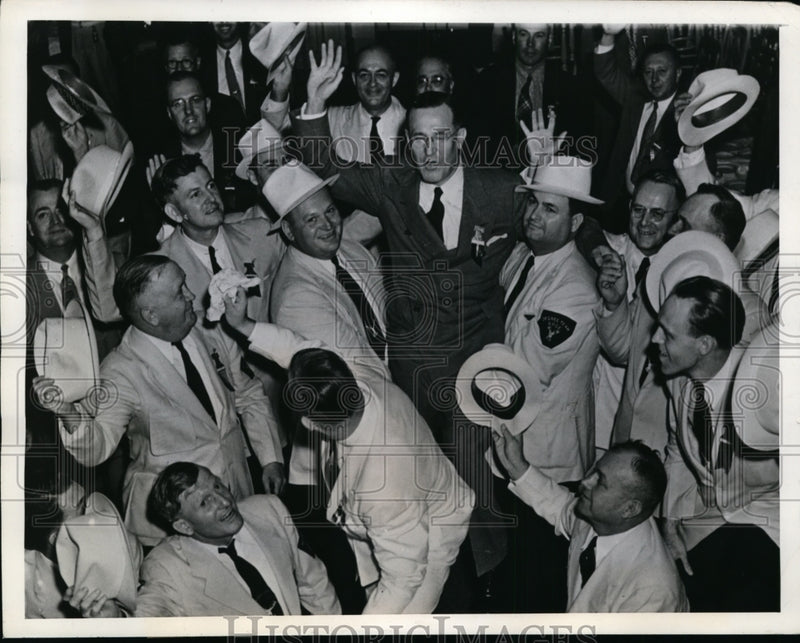 Load image into Gallery viewer, 1941 Press Photo Fellow Elks Cheer John S McClelland of Grand Exalted Ruler
