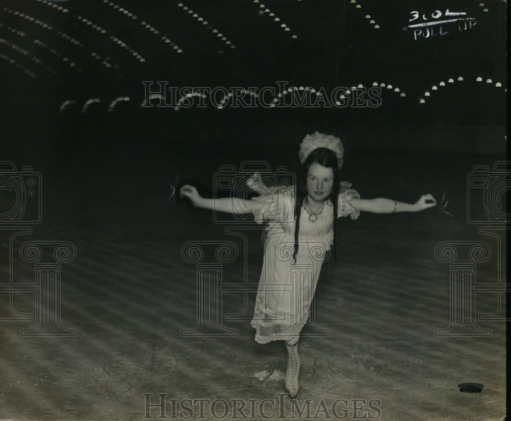 1923 Press Photo Berna Young Skating