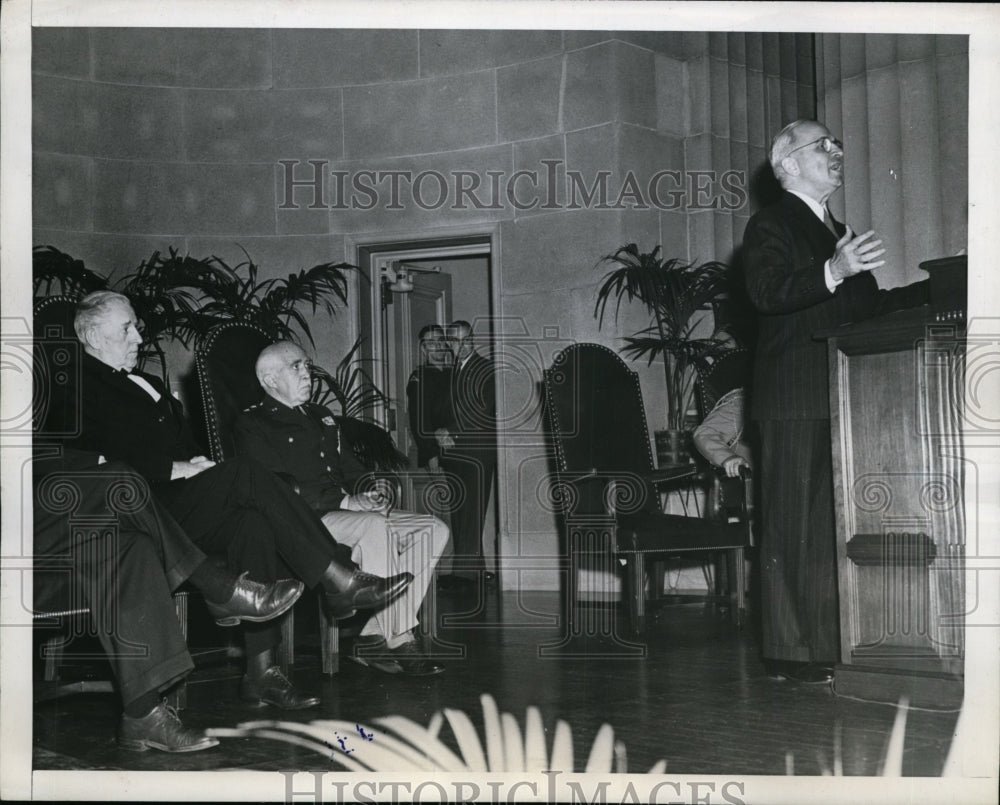1946 Press Photo President Harry Truman Addressing Safety Conference