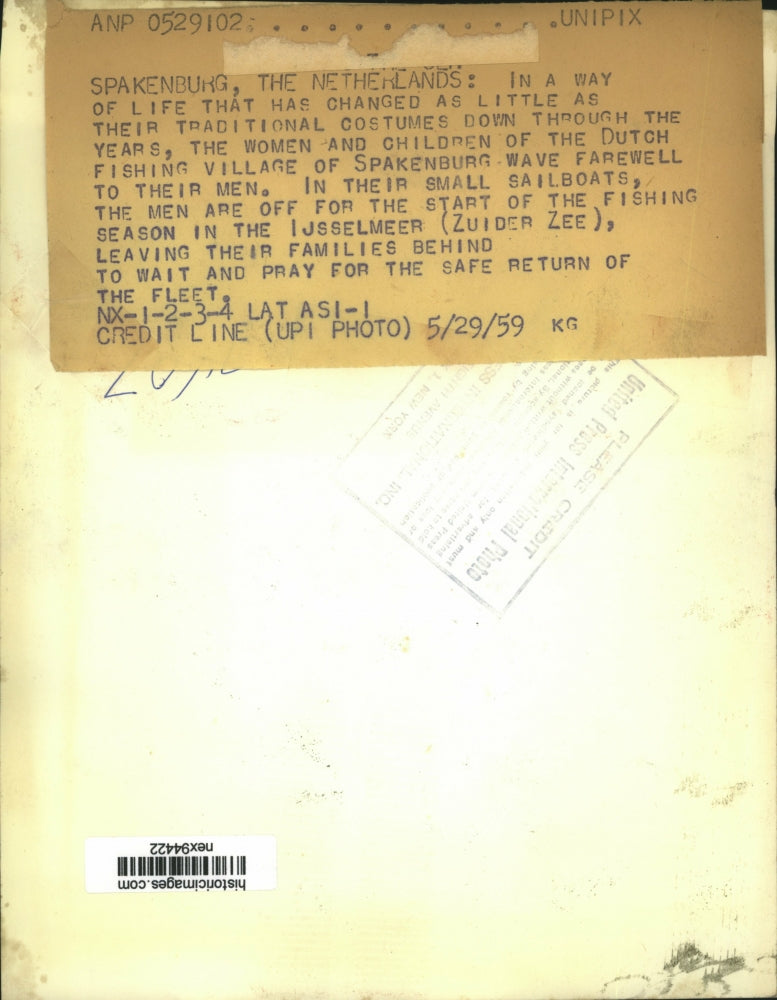 1959 Press Photo Dutch Women & Children in Traditional Costumes Spakenburg Nethe